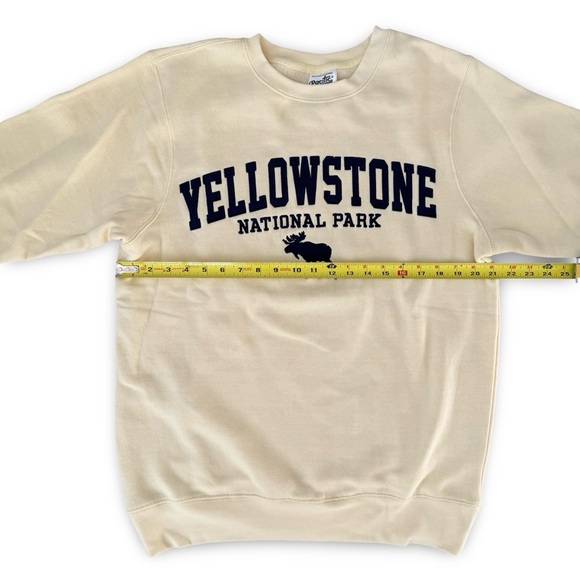Yellowstone National Park Yellow Sweatshirt size large - Picture 4 of 8